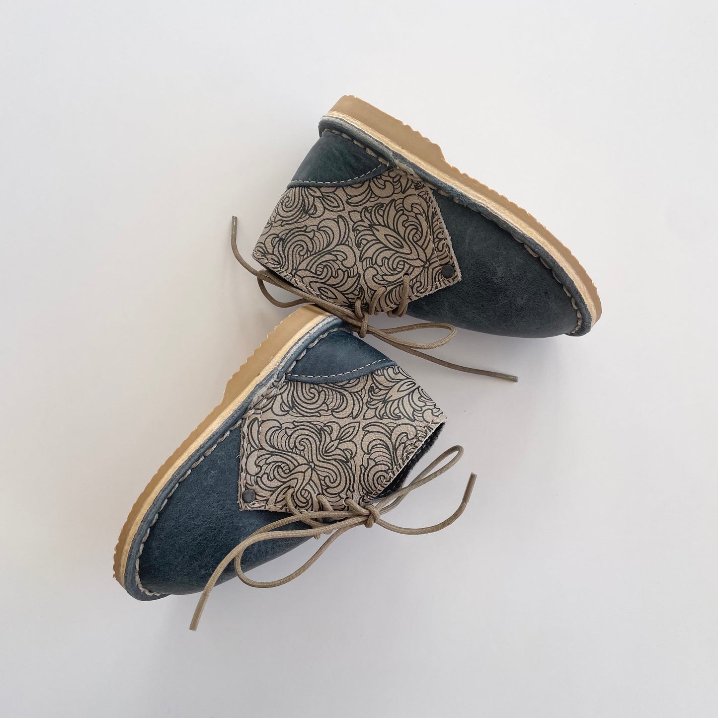 PATTERNED NAVY VELLIES