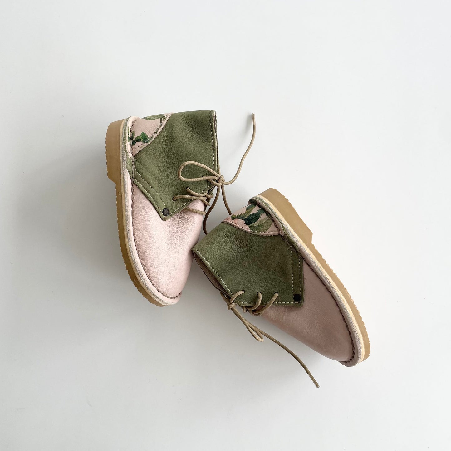 PINK/GREEN VELLIES
