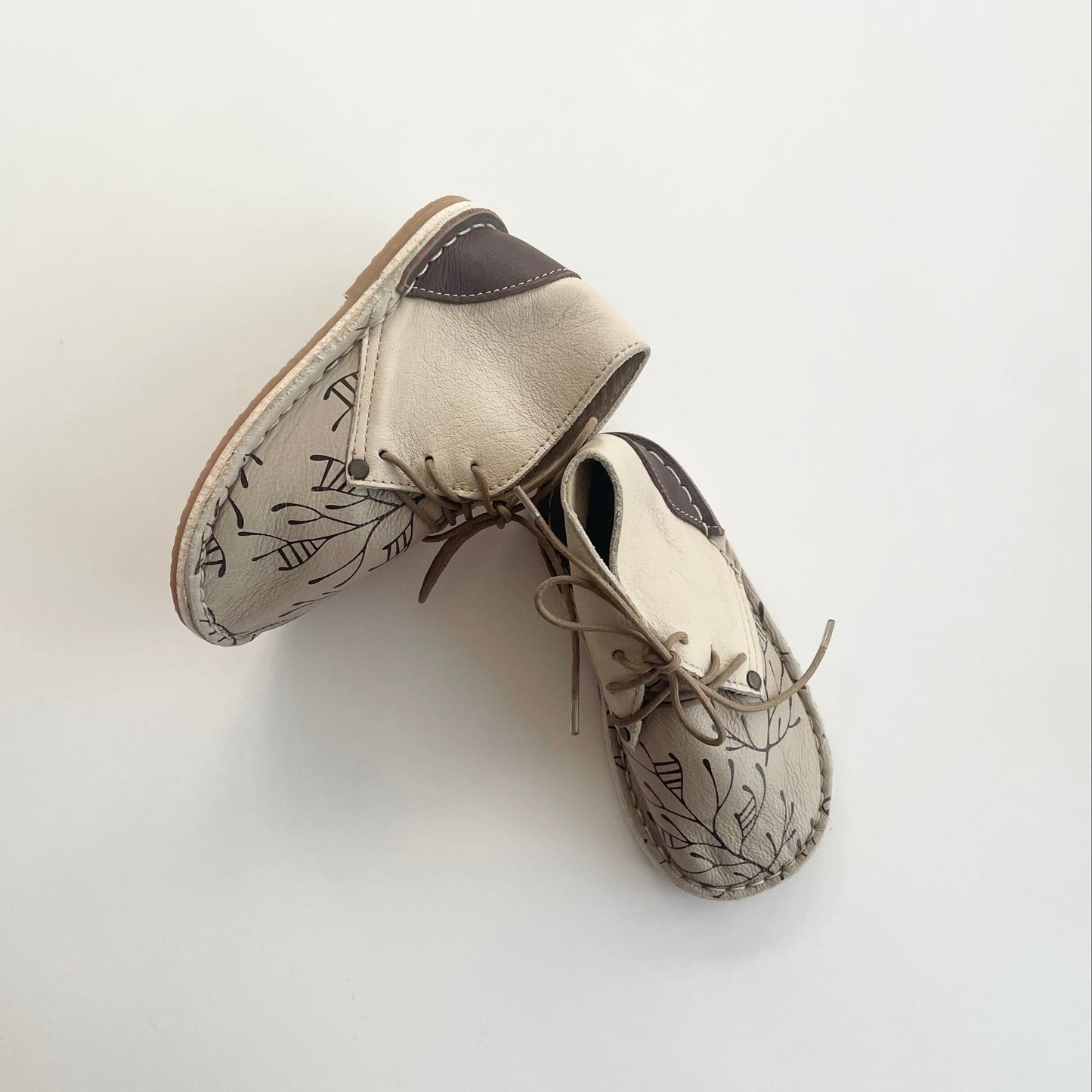 BROWN LEAFY VELLIES