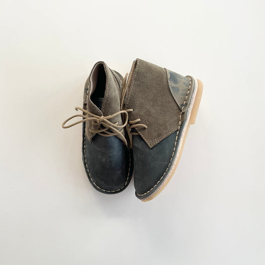 NAVY TWO-TONE VELLIES